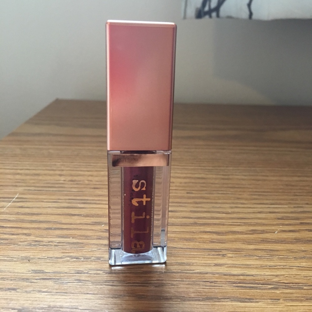 BNIB Stila Shimmer & Glow Eyeshadow “Vivid Garnet”